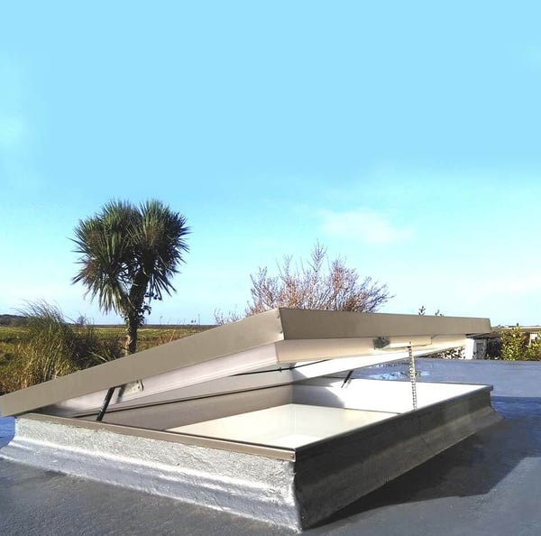 chapas-de-pvc-mini-onda-antracite-6-vantagens-das-coberturas-planas-que-as-tornam-ideais-na-construcao-moderna-odem