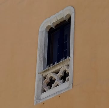 como-escolher-o-espanta-pombos-ideal-para-o-seu-projeto-e-manter-o-edificio-livre-de-passaros-odem