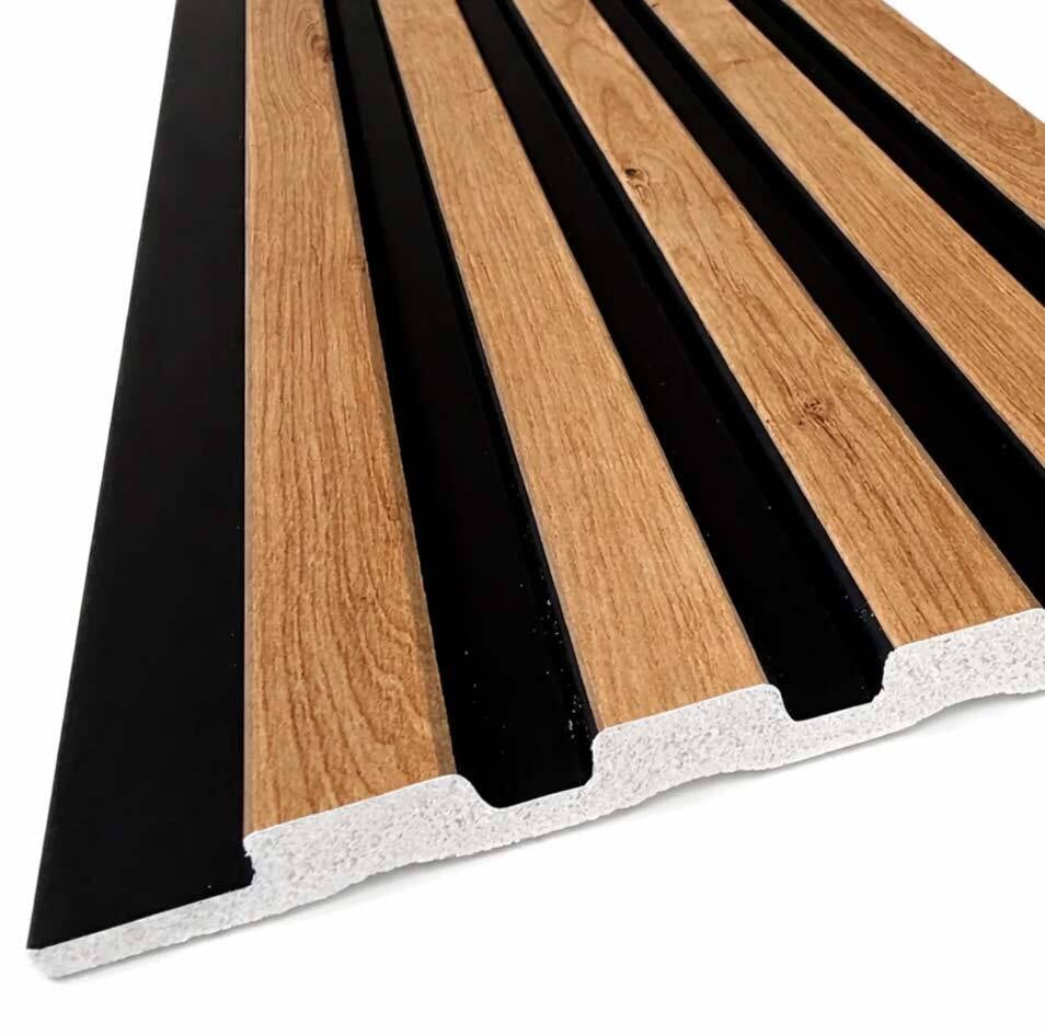 painel-ripado-ps-anti-humidade-160x2800mm-madeira-fundo-preto-painel-ripado-em-casas-de-banho-e-espacos-humidos-e-viavel-usar-odem